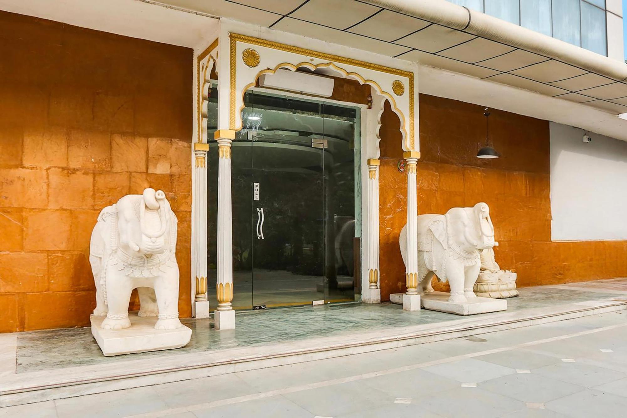 Отель Super Collection O Bhiwadi Экстерьер фото